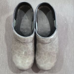 Sanita clogs